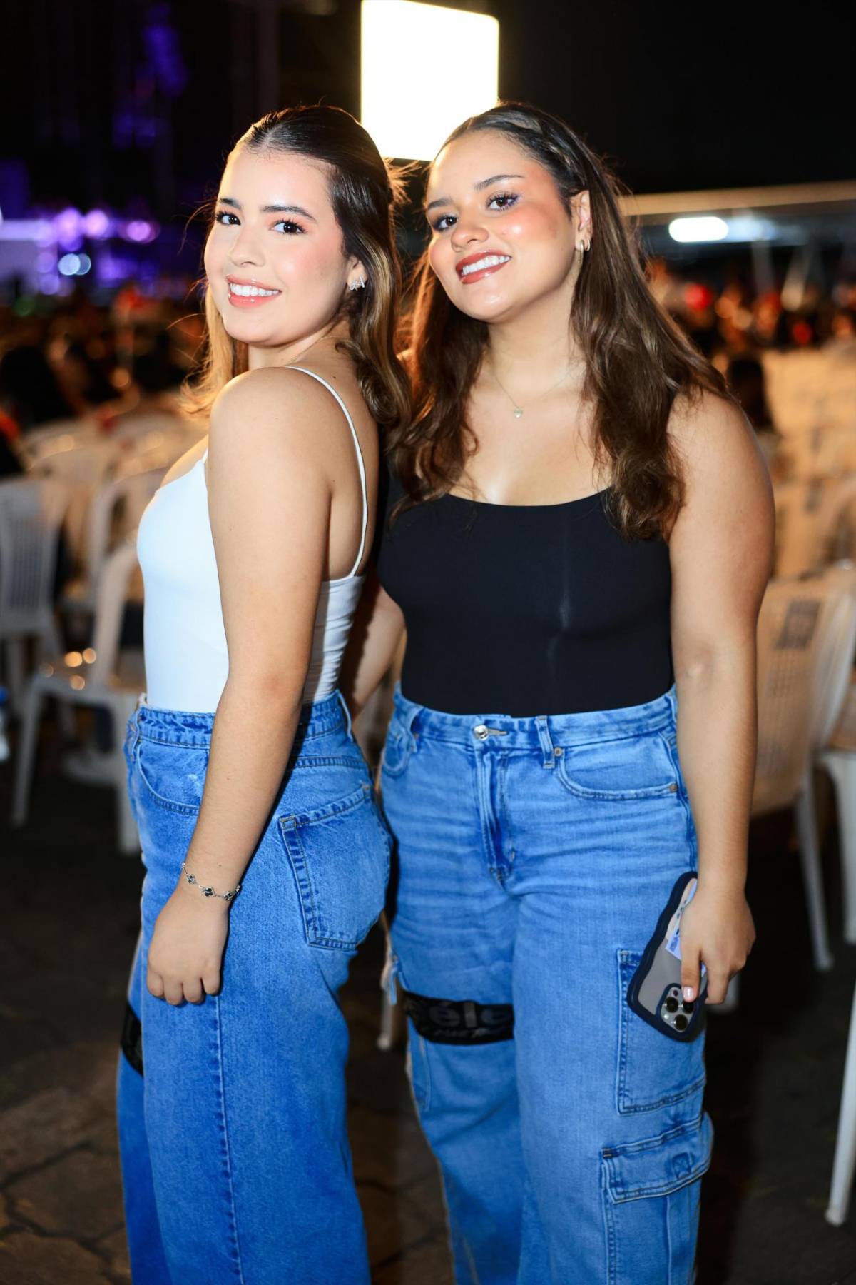 La juventud sampedrana disfrutó en el concierto de Beéle