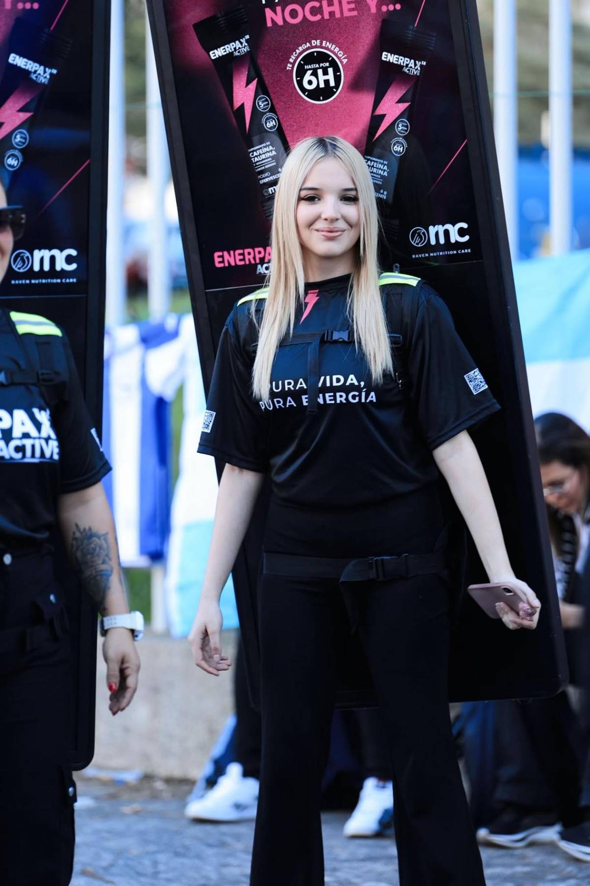 Modelos, periodistas y una exMiss: las bellas chicas del Costa Rica vs Honduras