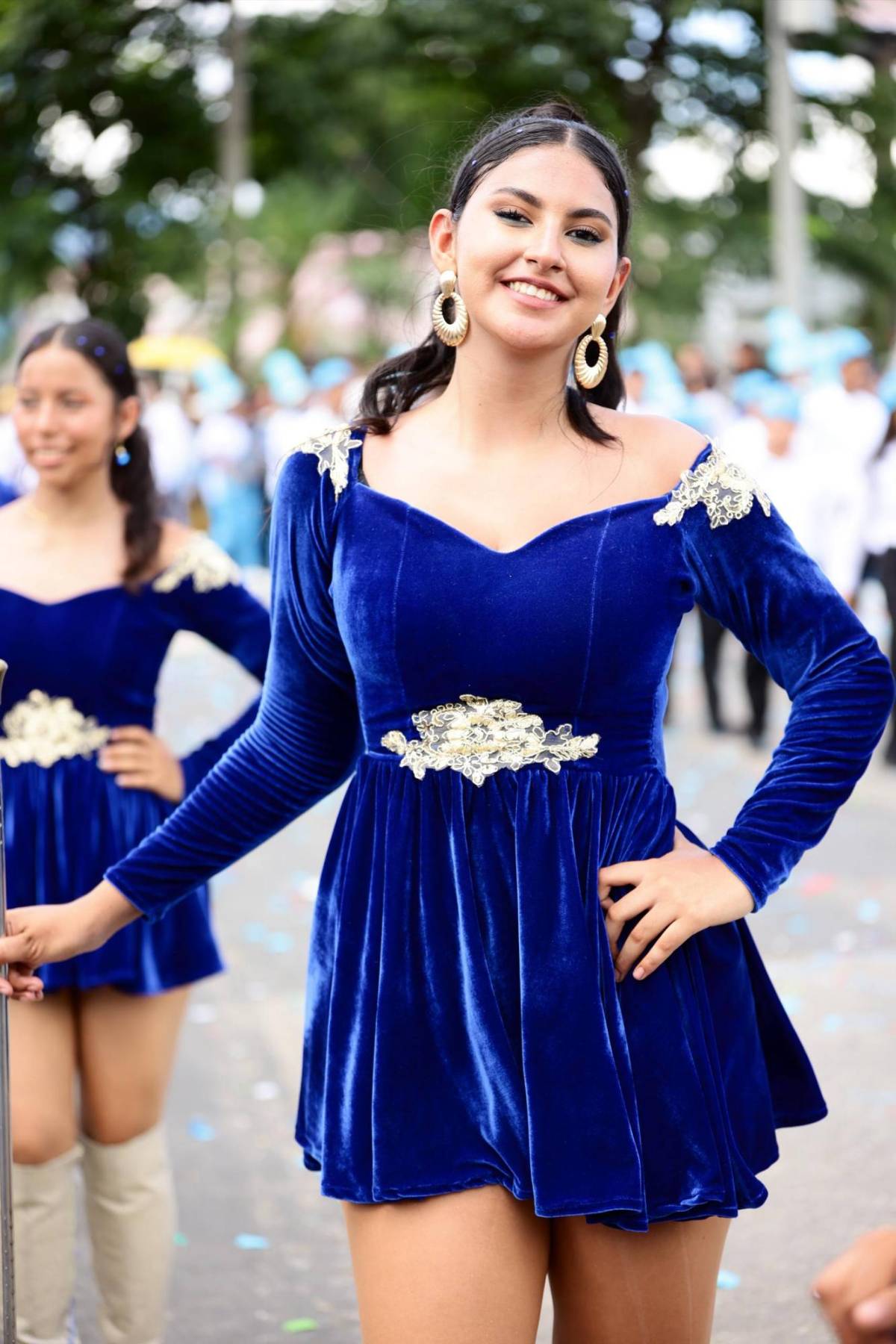 Allison y Shirley, las bellas palillonas del 1 de Mayo que robaron suspiros