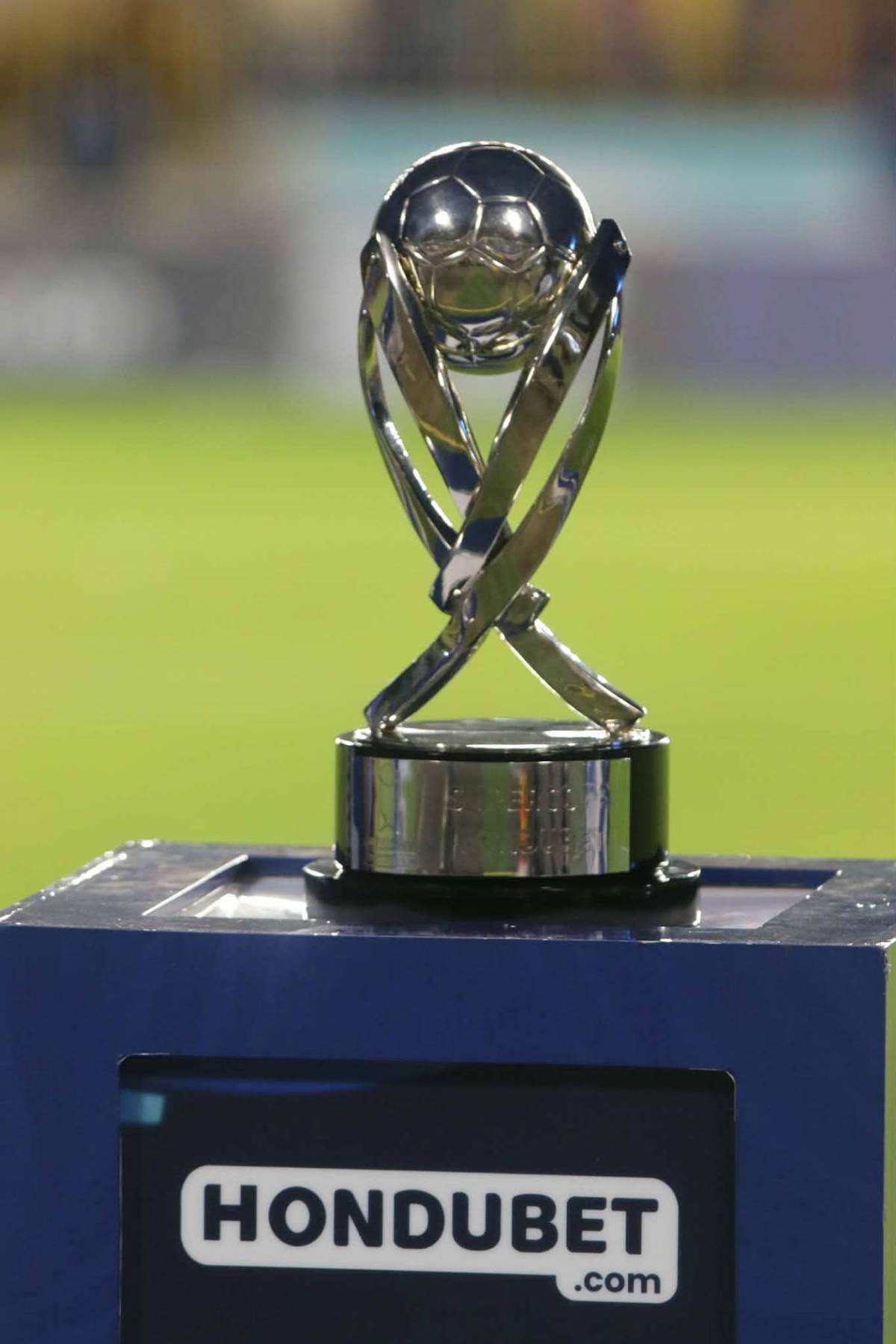 Del Mundial a Honduras, héroe de Olimpia para ganar Supercopa y cariñitos a jugador de Motagua