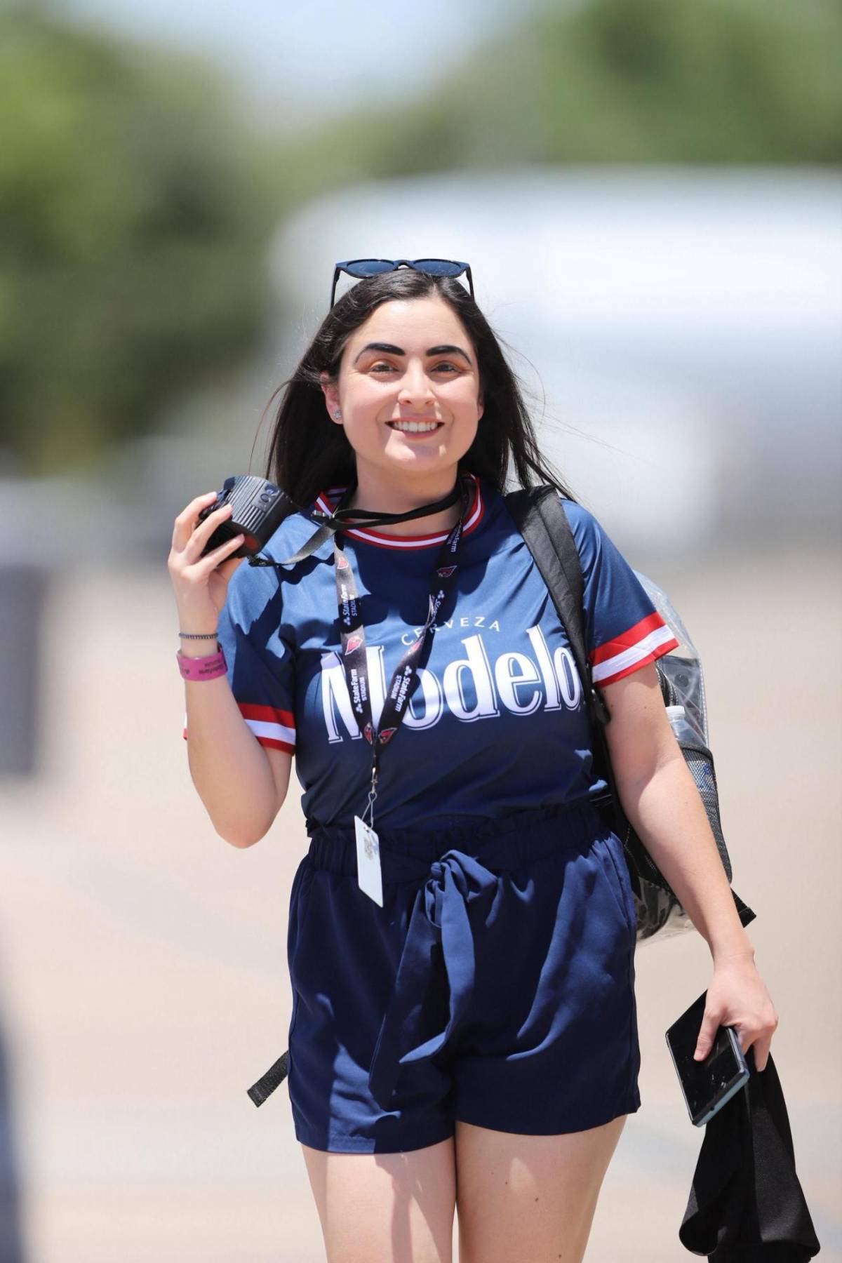 Ambiente y belleza en el partido Panamá-Honduras: ¿quién es la chica de pelo rubio?