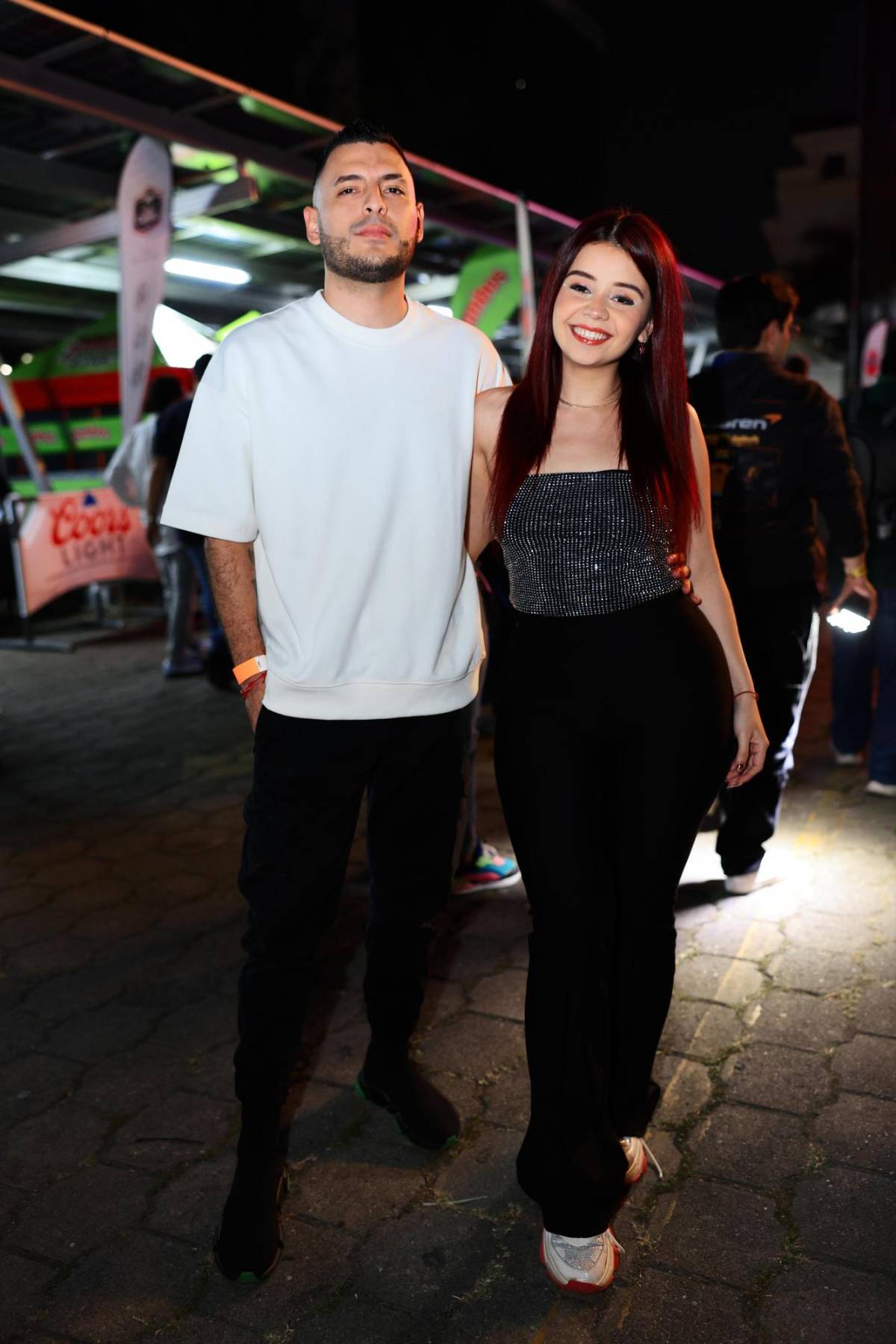 La juventud sampedrana disfrutó en el concierto de Beéle