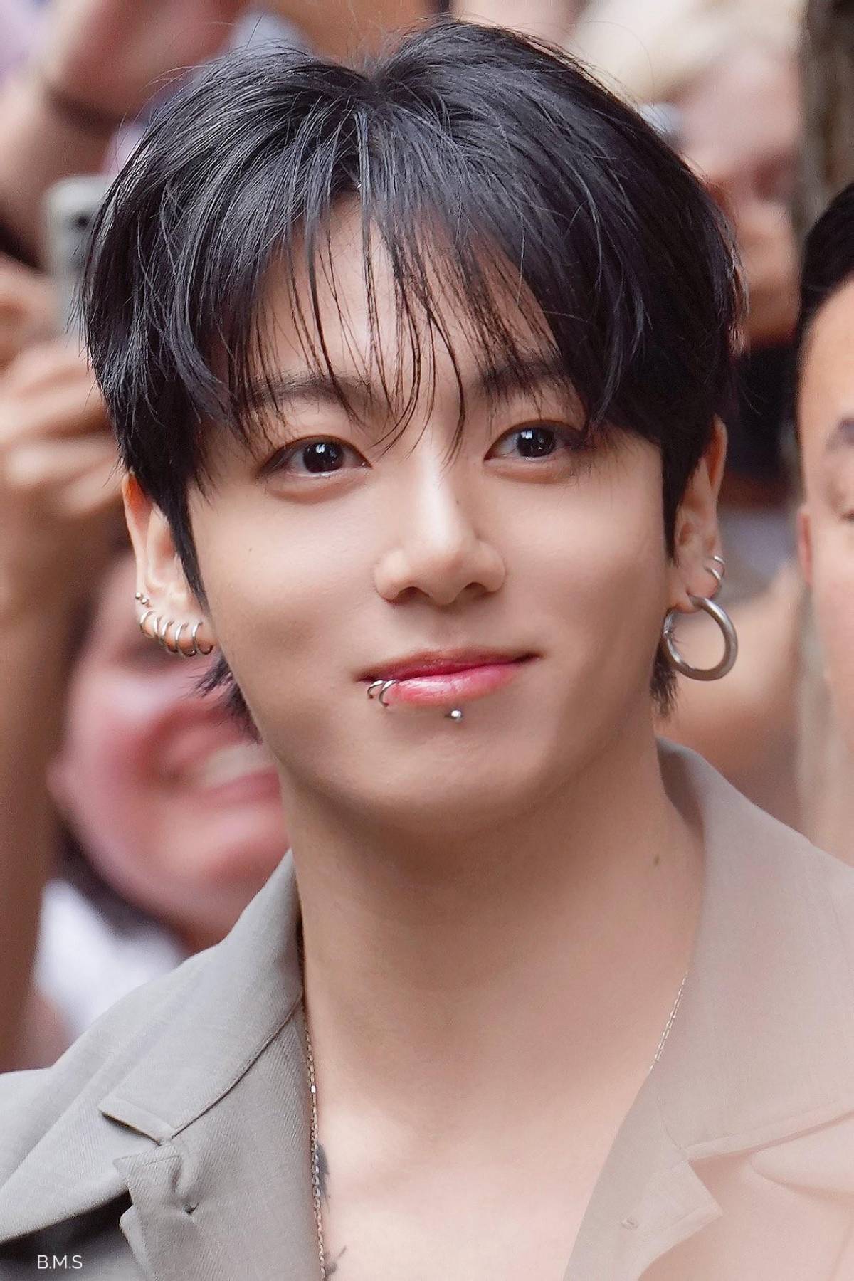 Jungkook deslumbra en el desfile de Calvin Klein en Nueva York