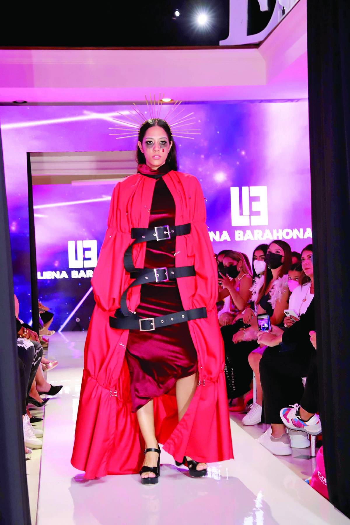 Liena Barahona: moda con estética urbana y sesentera