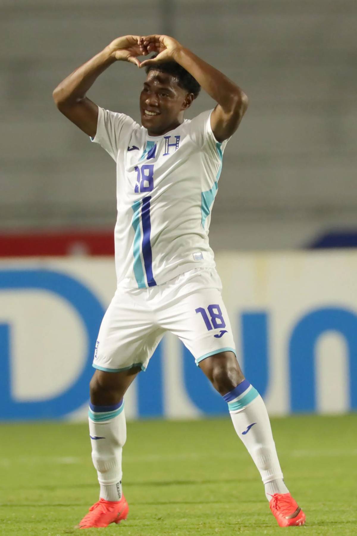 Honduras hará una petición a la Concacaf tras lo ocurrido en Jamaica con Dereck Moncada