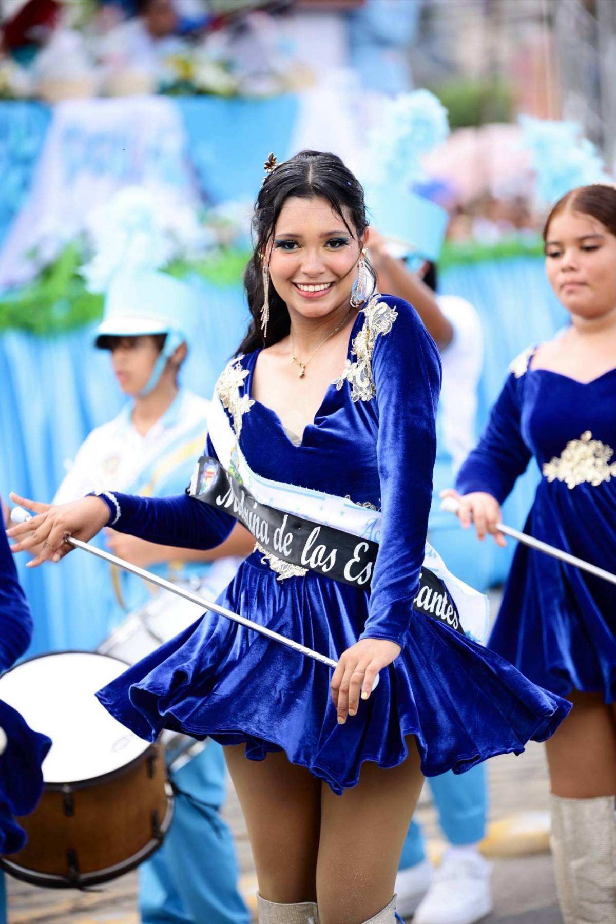 Allison y Shirley, las bellas palillonas del 1 de Mayo que robaron suspiros