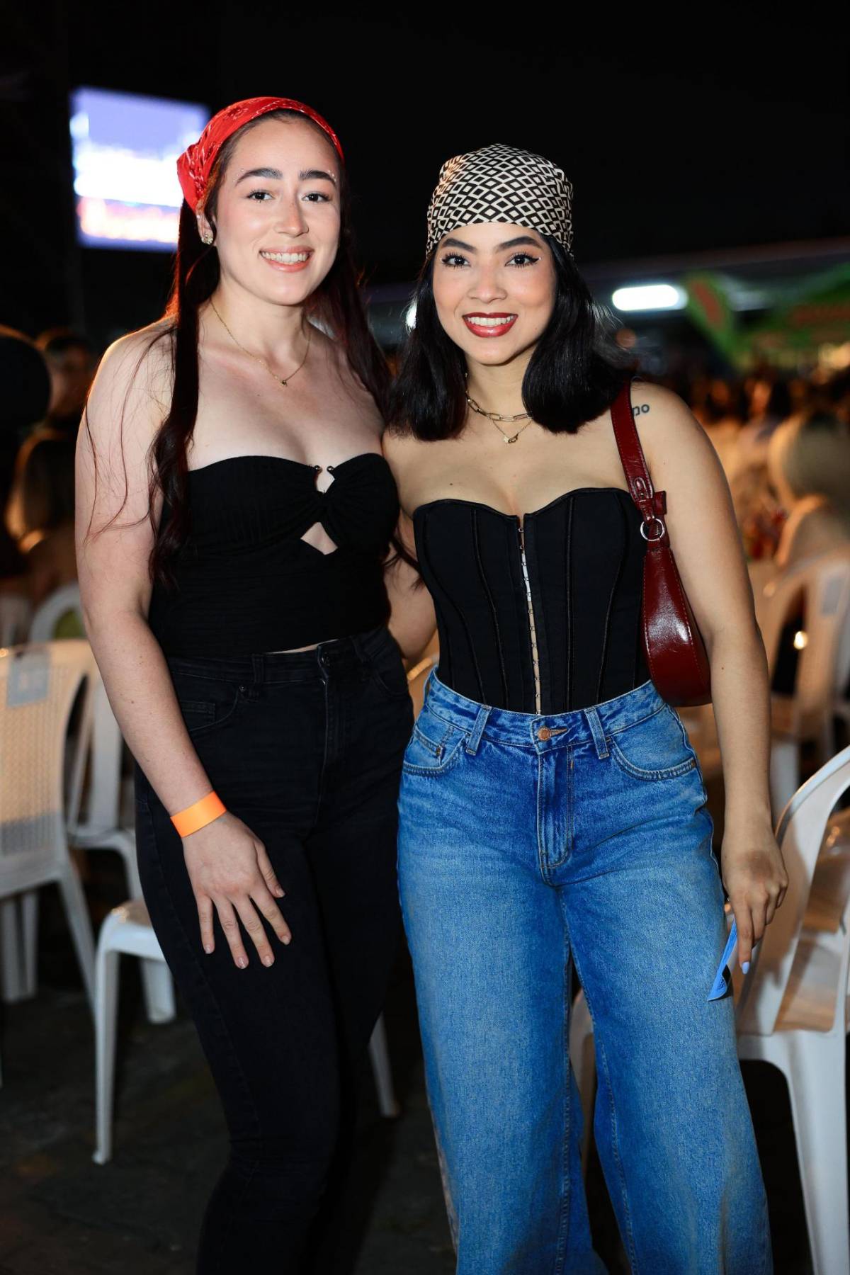 La juventud sampedrana disfrutó en el concierto de Beéle