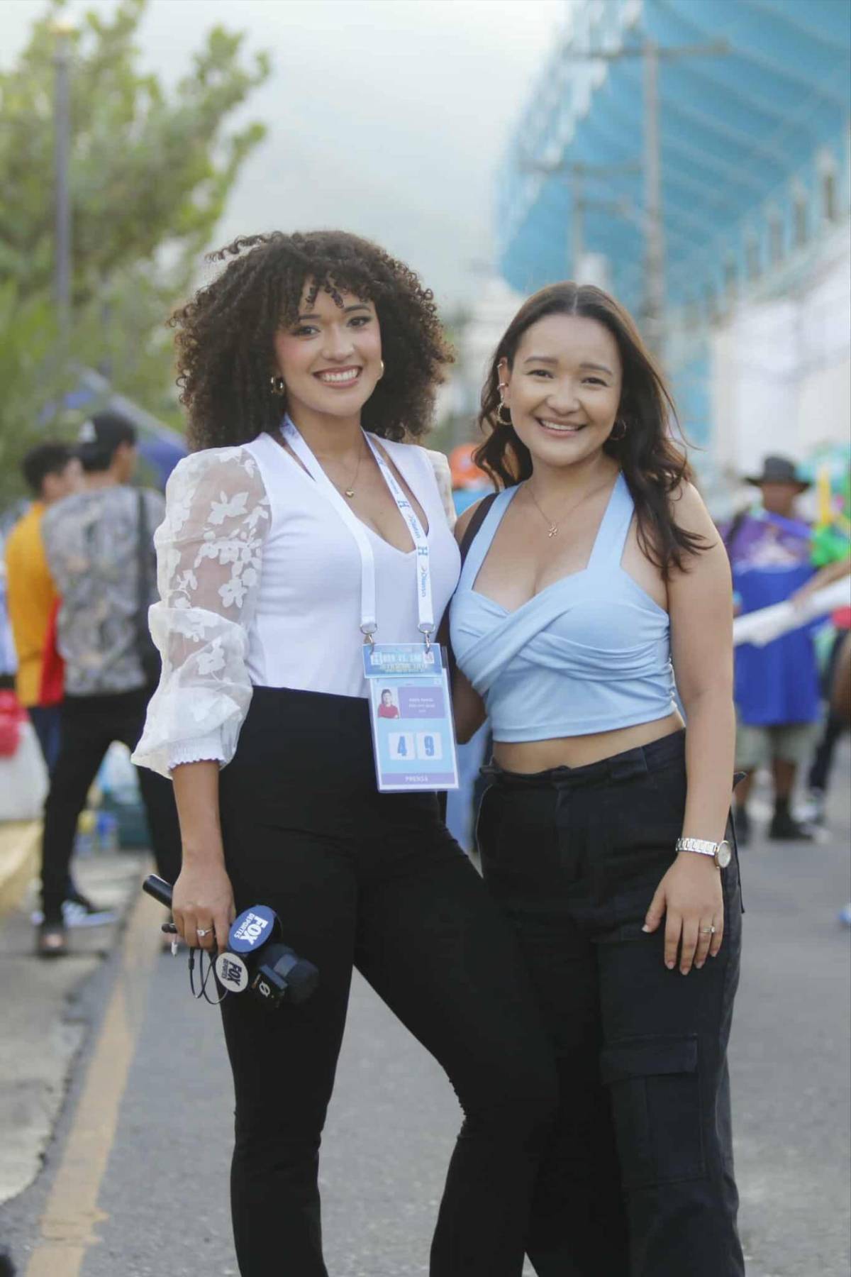 Modelo enamora en el Honduras-Costa Rica y derroche de bellezas en SPS