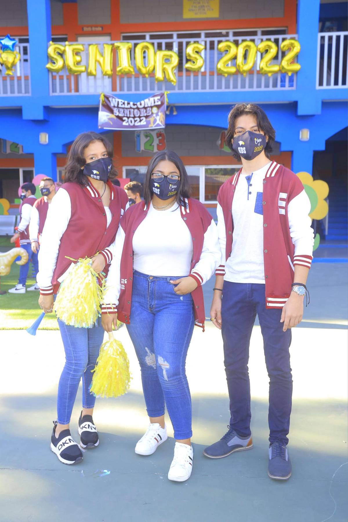 Algarabía por los nuevos bachilleres