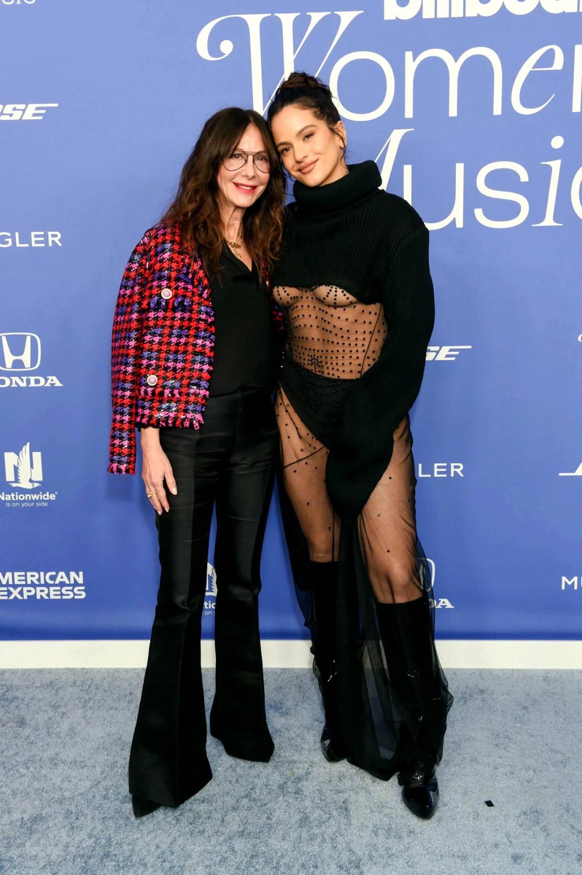 Rosalía recibe el premio a la productora del año en los Billboard