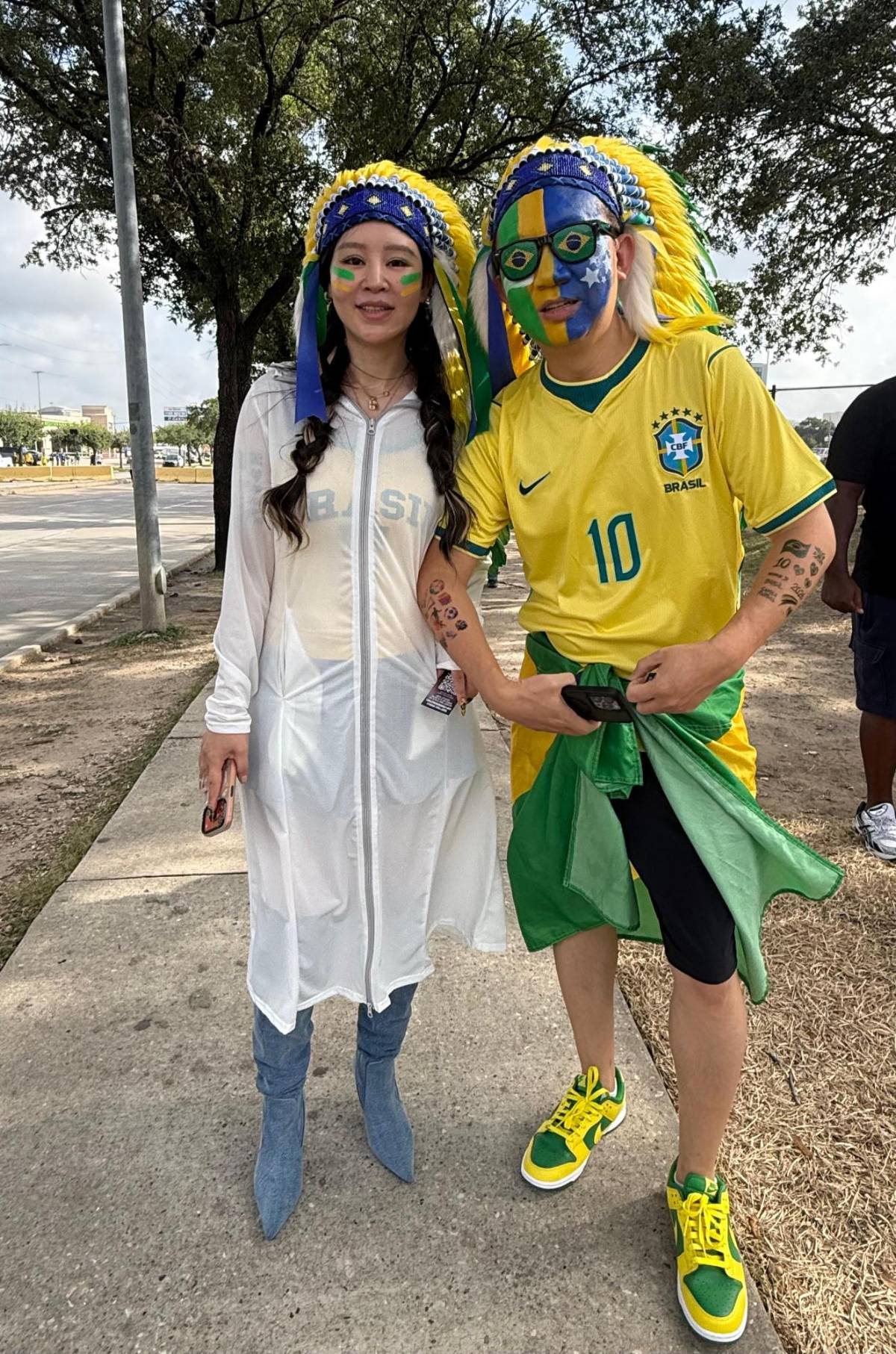 Shin Fujiyama cumple sueño, la locura de la afición en el Japón vs. Brasil