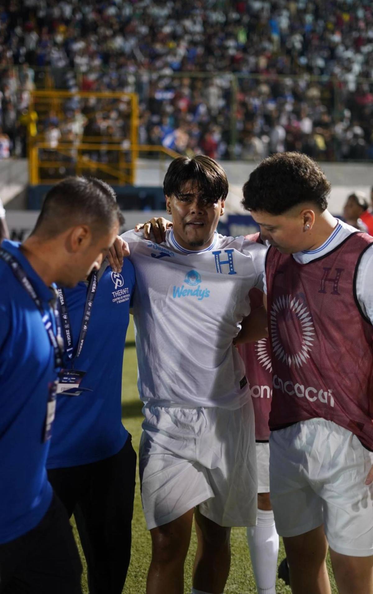 Tiktokers de Honduras con festejo alocado, agresión a Supremo y la bronca en Nicaragua