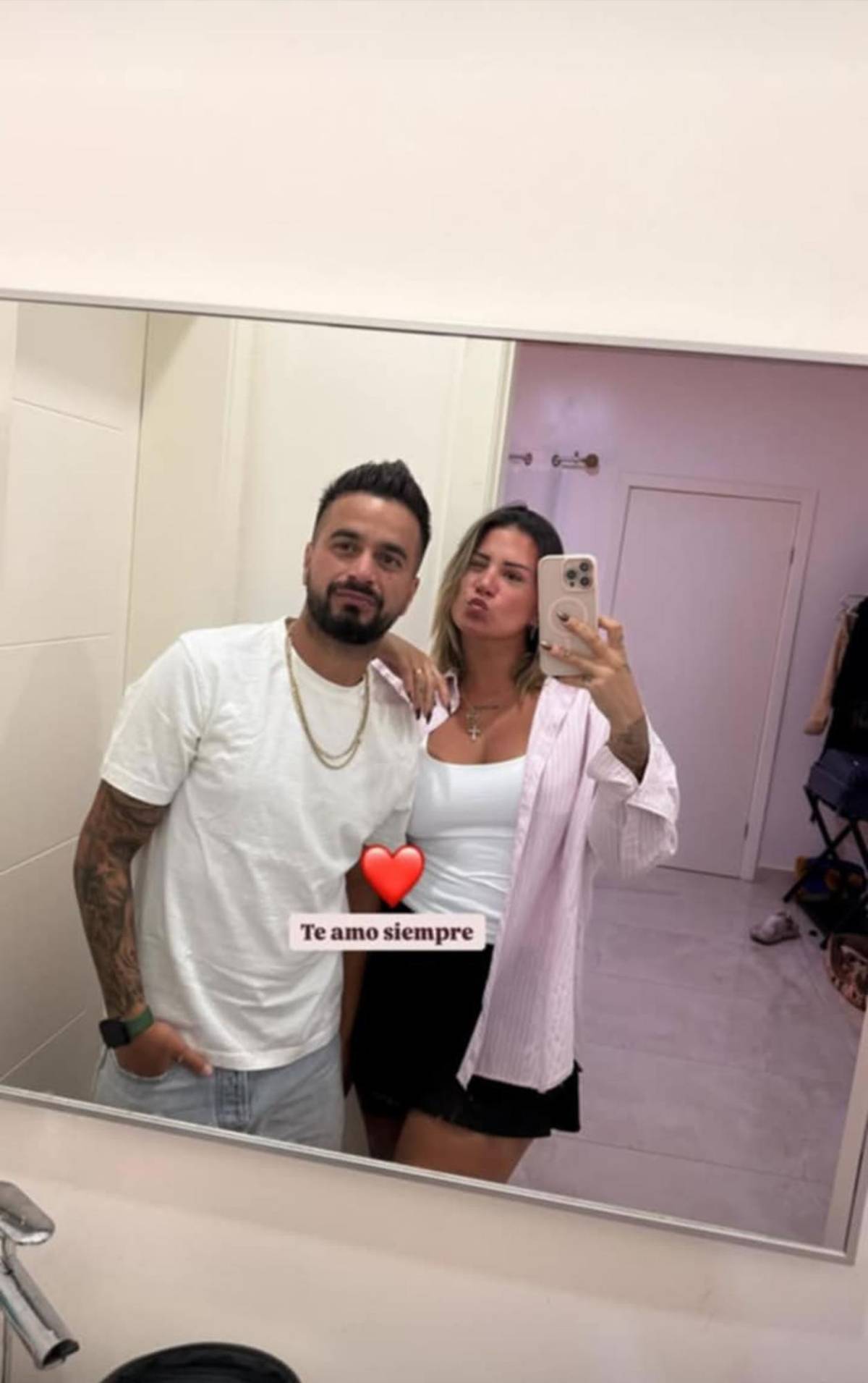 Con sus parejas: Futbolistas de Liga Nacional disfrutan del parón de selecciones