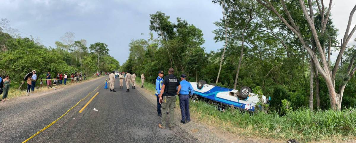 Cuatro muertos y 19 heridos deja fatal accidente de bus en Morazán, Yoro