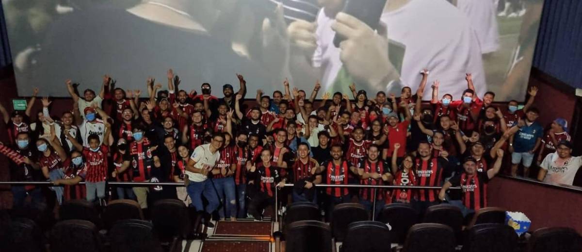 Reunidos en una sala de cine: La Peña del AC Milan en Honduras celebró con euforia el Scudetto