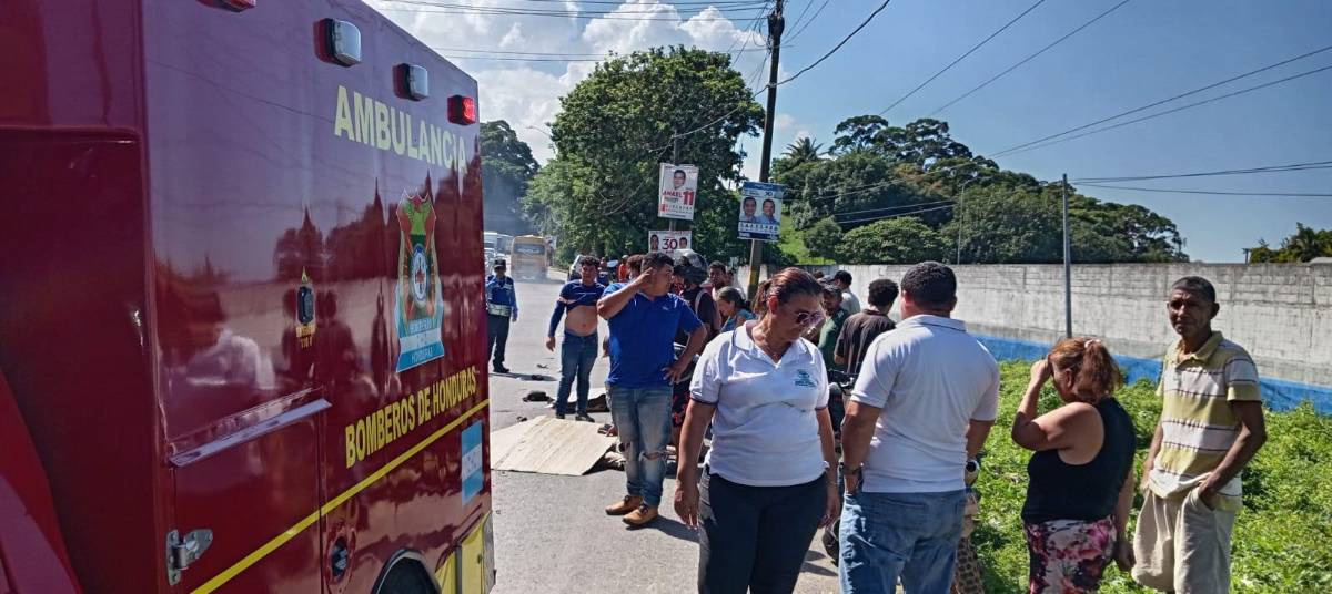 Llanto y dolor: Padre e hijo mueren arrollados por rastra en La Ceiba
