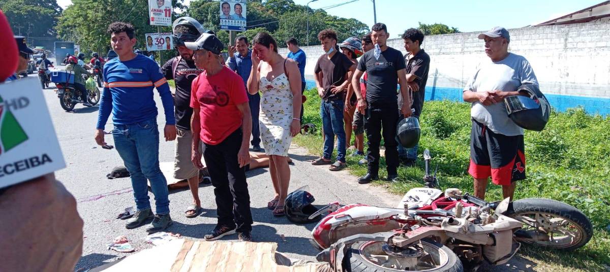 Llanto y dolor: Padre e hijo mueren arrollados por rastra en La Ceiba
