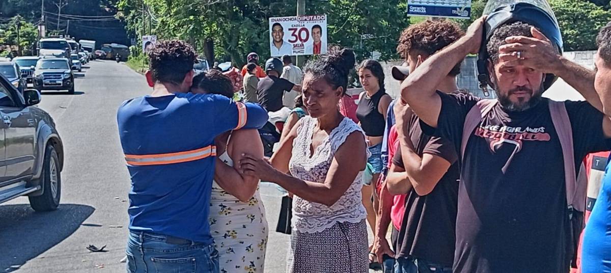 Llanto y dolor: Padre e hijo mueren arrollados por rastra en La Ceiba