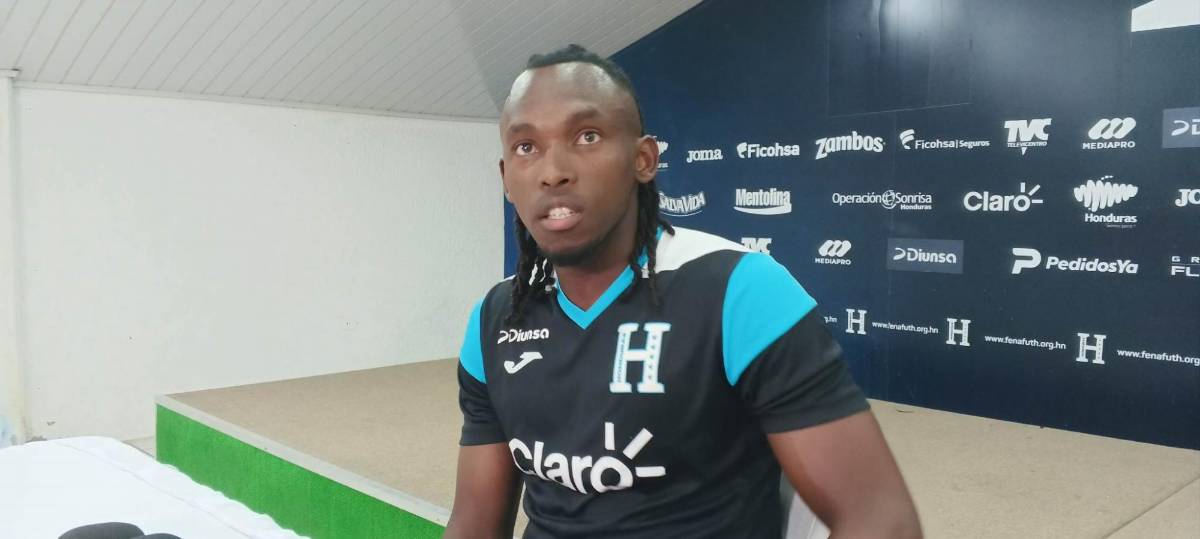 Alberth Elis durante la rueda de prensa.