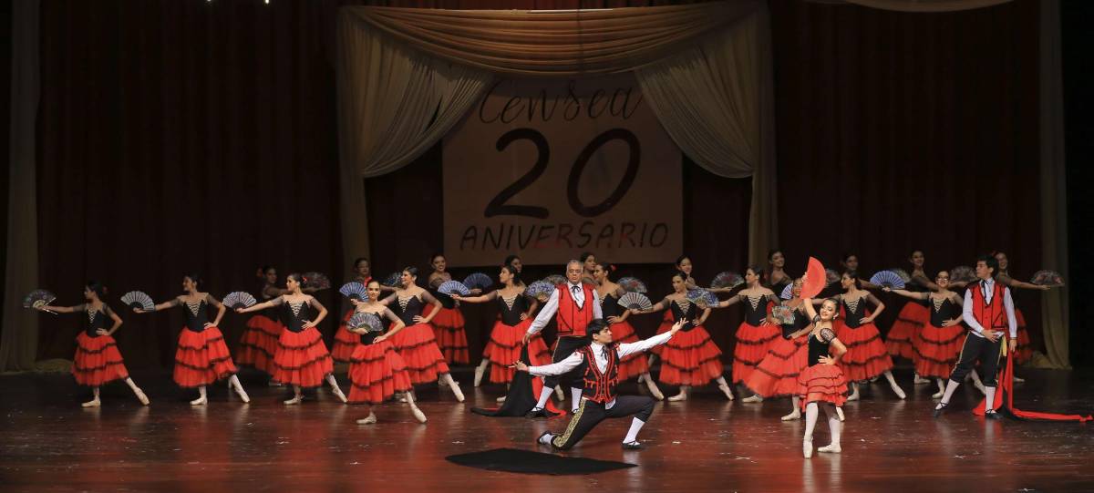 Censea celebra 20 años de arte y danza