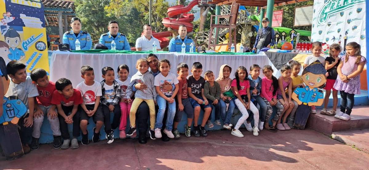 Ruta de sueños: Policía y niñez unidos por la prevención en Copán