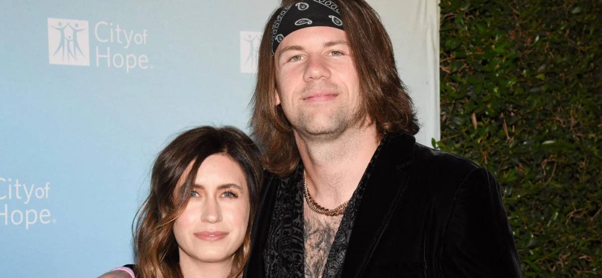 El cantante Caleb Shomo se declara gay tras 14 años de matrimonio