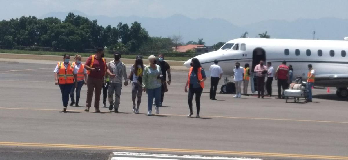 Christian Nodal ya llegó para enamorar a las hondureñas