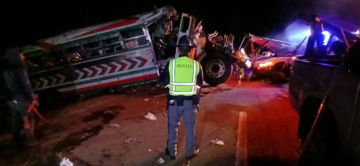 Se fue a un barranco: al menos 15 muertos en accidente de bus en Guatemala