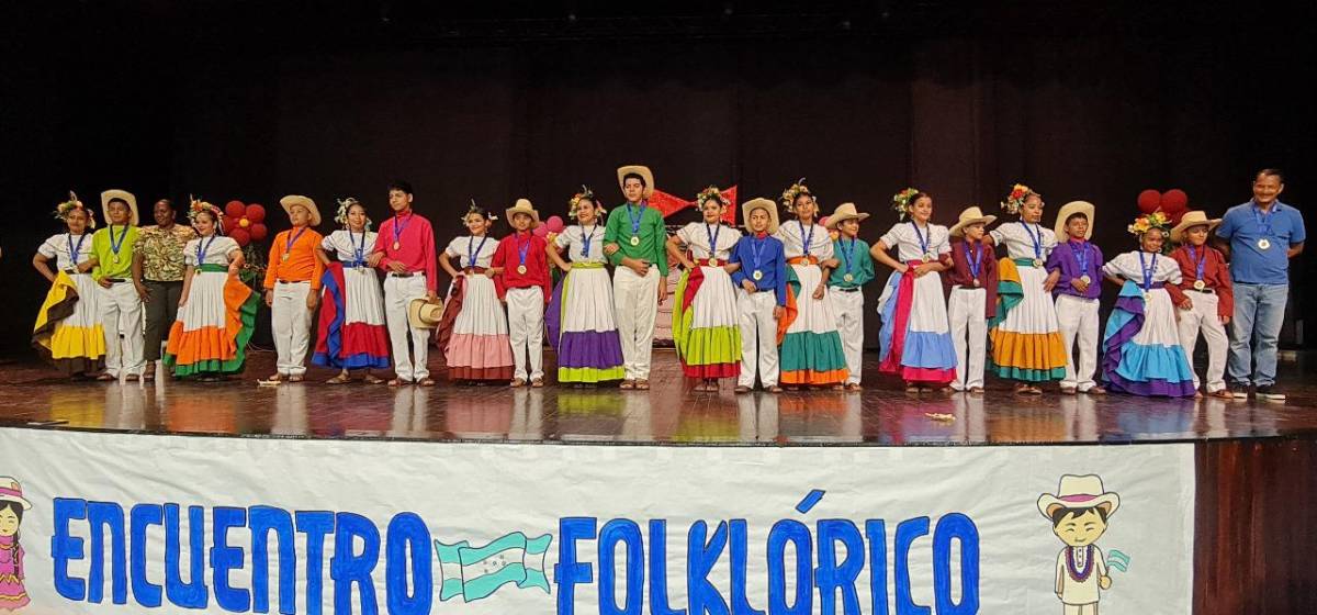 Encuentro Folklórico “Conectados por el Arte”