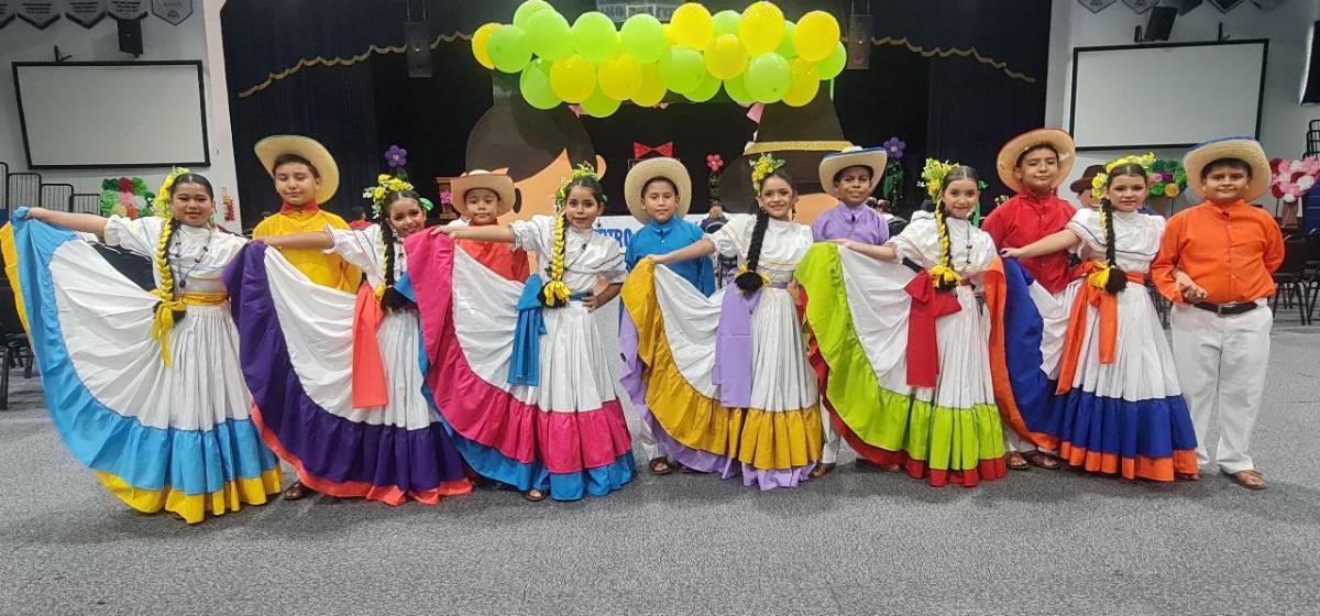Encuentro Folklórico “Conectados por el Arte”
