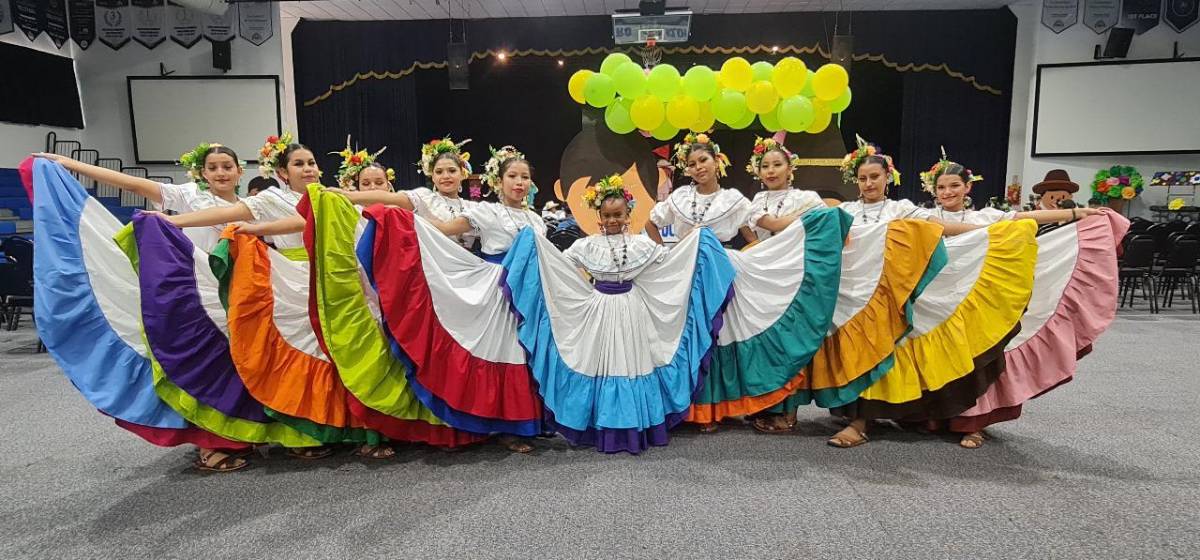 Encuentro Folklórico “Conectados por el Arte”