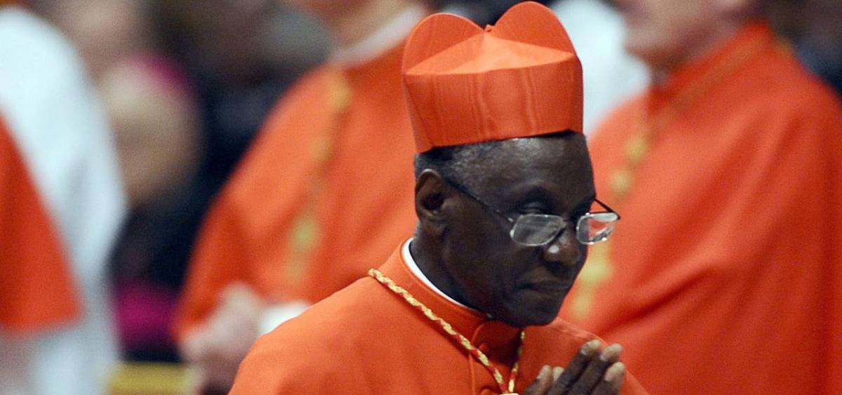 Sarah, uno de los más críticos con Francisco, es el 'papable' que lidera a los conservadores