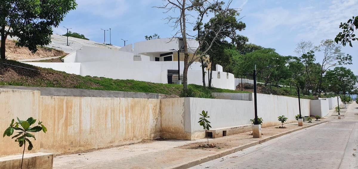 Denuncian abandono de millonario proyecto turístico