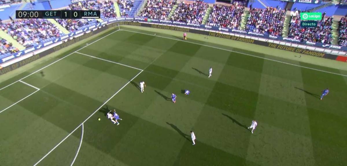 Militao sufrió la perdida del balón y esto terminó en gol del Getafe.