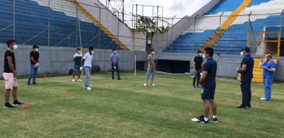 Los futbolistas fueron advertidos de que deben de cuidarse en sus hogares y si en un caso uno de ellos da positivo al virus, los entrenamientos serán parados por un tiempo. Foto cortesía Caleb Alvarado.