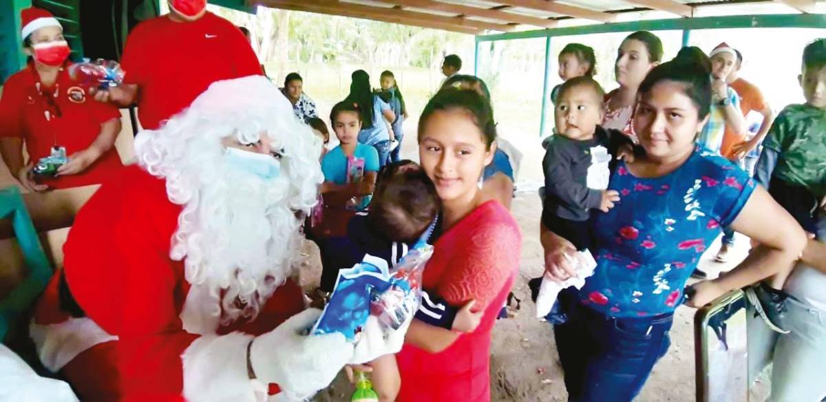 Omar Bueso, el Santa Claus hondureño que regala alegría