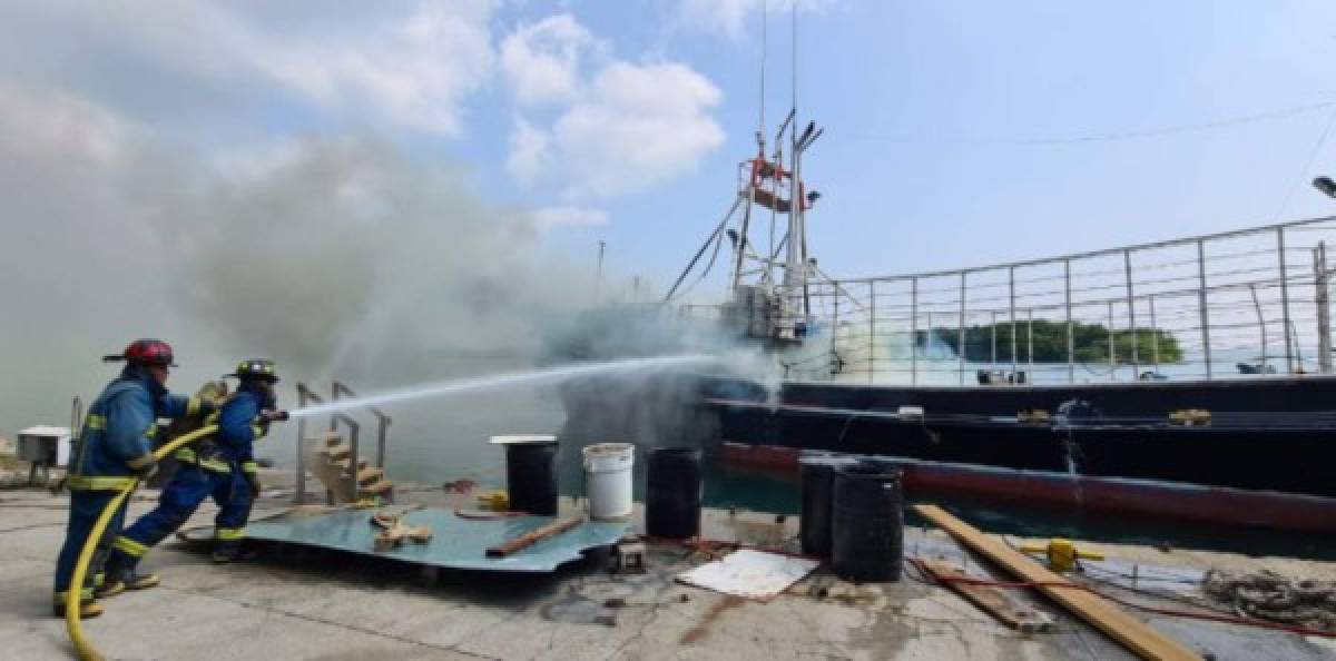 A las 10:00 am escucharon una fuerte explosión en el muelle de carga de combustible de una gasolinera local en el barrio Los Fuertes de Roatán, Islas de La Bahía.