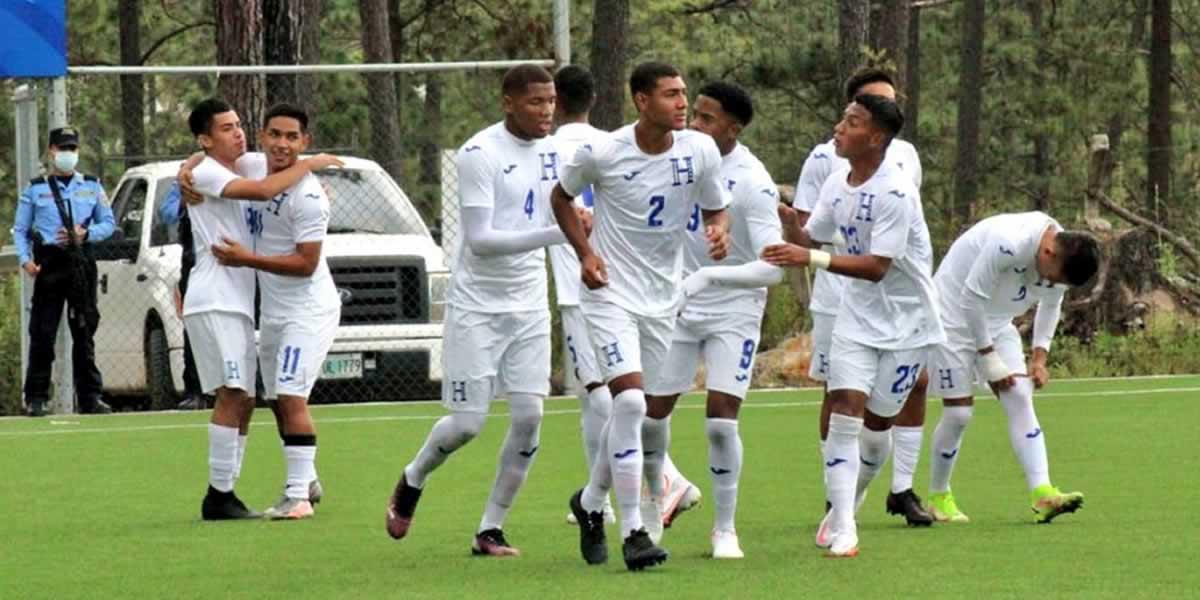Sub-18 de Honduras vuelve a ganarle a Uruguay ante la mirada del ‘Bolillo‘ Gómez