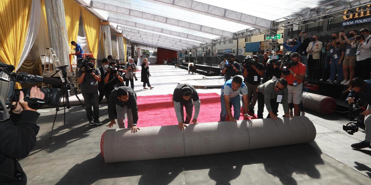 Hollywood despliega la alfombra roja de los Óscar dos años después