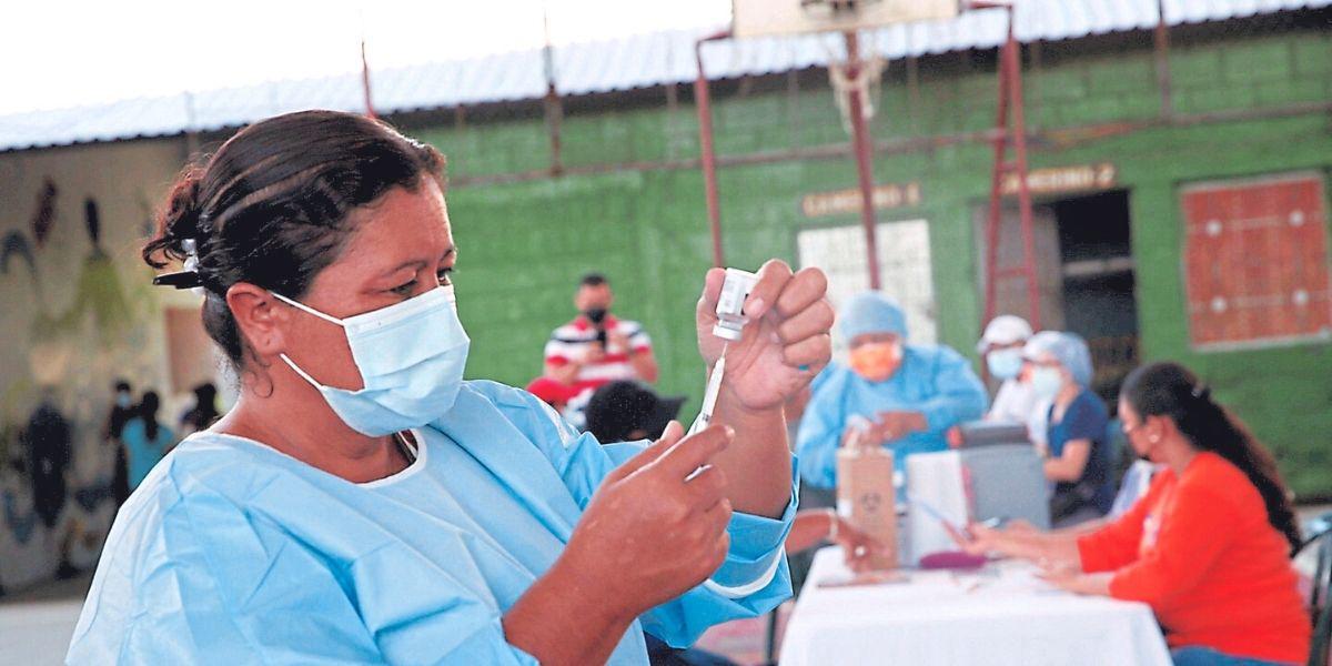 Envían 70 muestras a Panamá para detectar subvariante BA .2 en Honduras