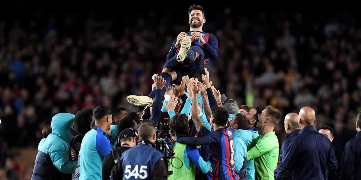El Barça se divierte ante Almería para subirse a la cima en el último baile de Piqué en el Camp Nou