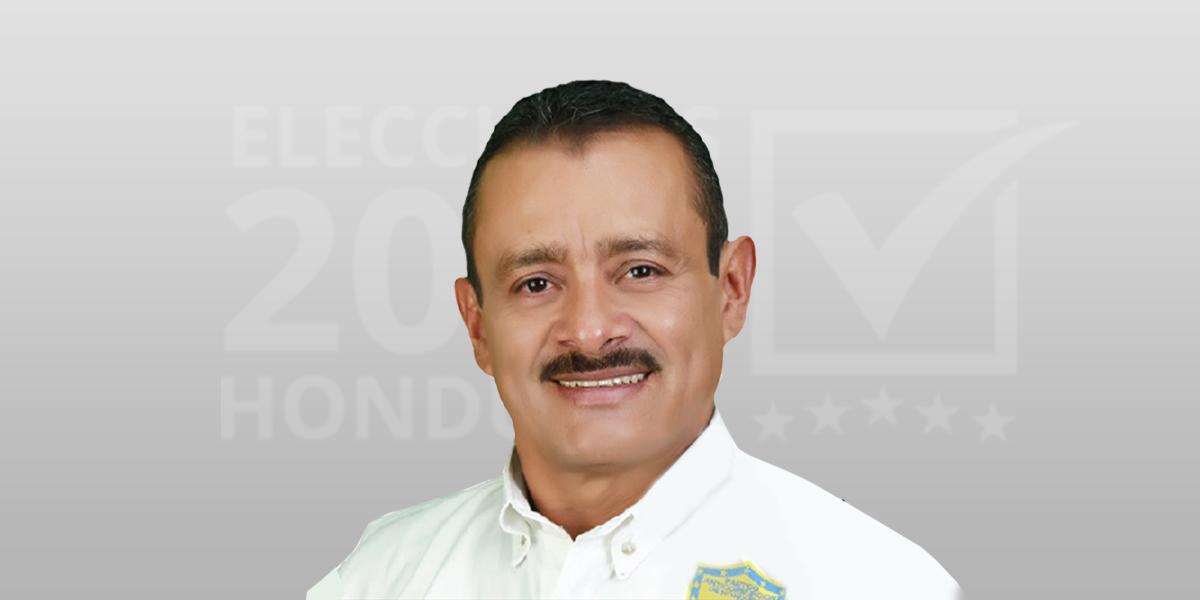 Julio César López, abogado de San Nicolás, Copán, que sueña ser presidente del país