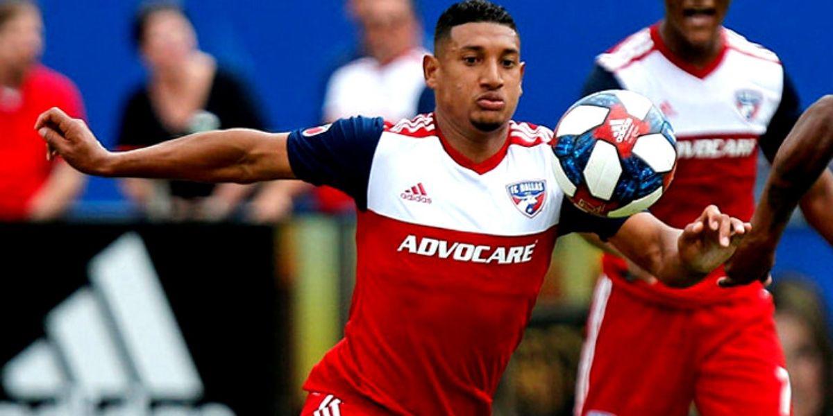 Hondureño Bryan Acosta no será renovado en el FC Dallas