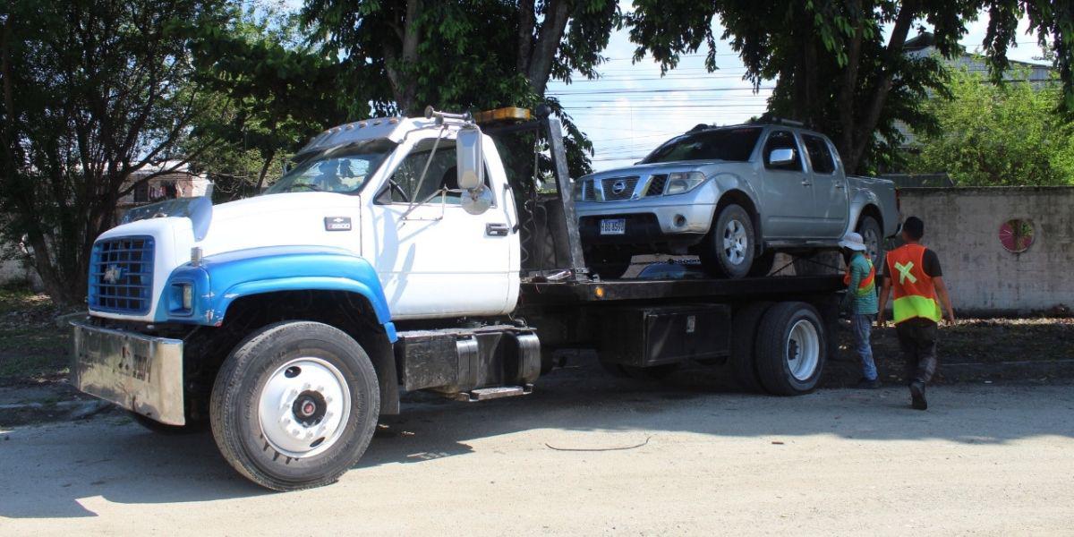 Alcaldía insiste con grúas para recuperar orden vial de San Pedro Sula