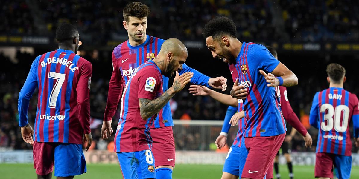 El Barça gusta y golea al Osasuna para afianzarse en puestos Champions