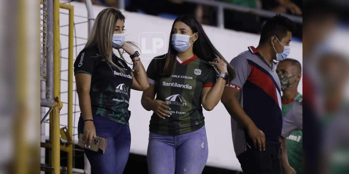 Stephanie Lobo, la hermosa novia del futbolista Cristian Cálix, junto a su guapa amiga Ana Reyes.