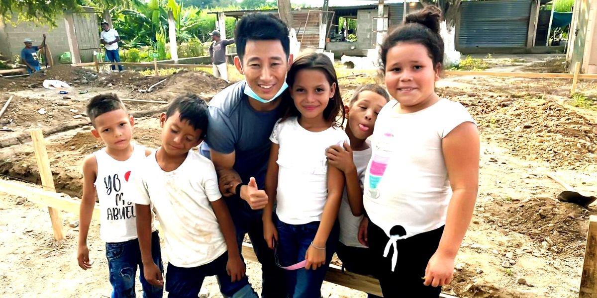 Shin Fujiyama, el youtuber que trabaja por la educación de Honduras