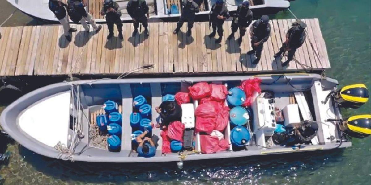 Decomiso de 739 kilos de cocaína, el 25 de abril de 2021, en Trujillo, Colón.