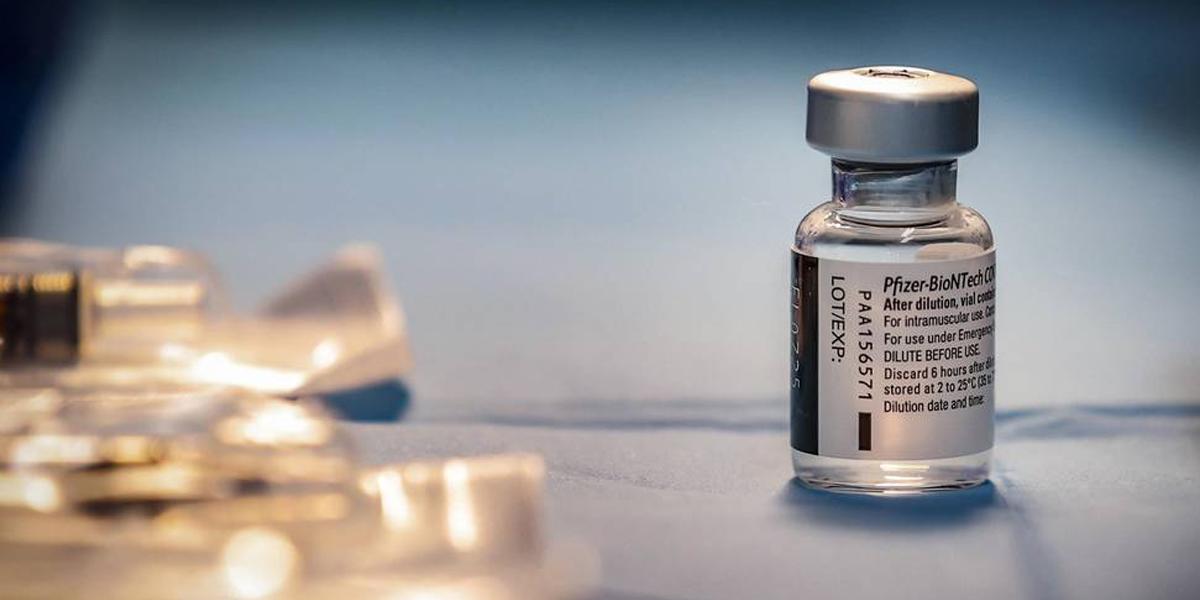 España autoriza tercera dosis de vacuna anticovid a los mayores de 70 años