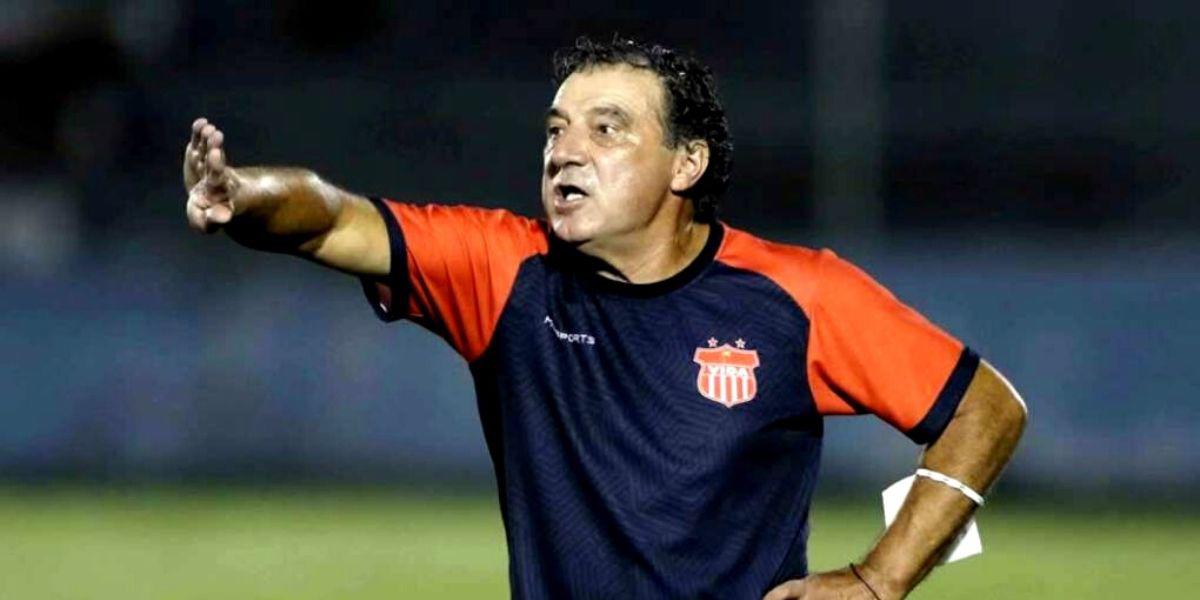 Fernando Mira: “Fue difícil montar un equipo con positivos por covid-19, pero Olimpia nos ganó bien”